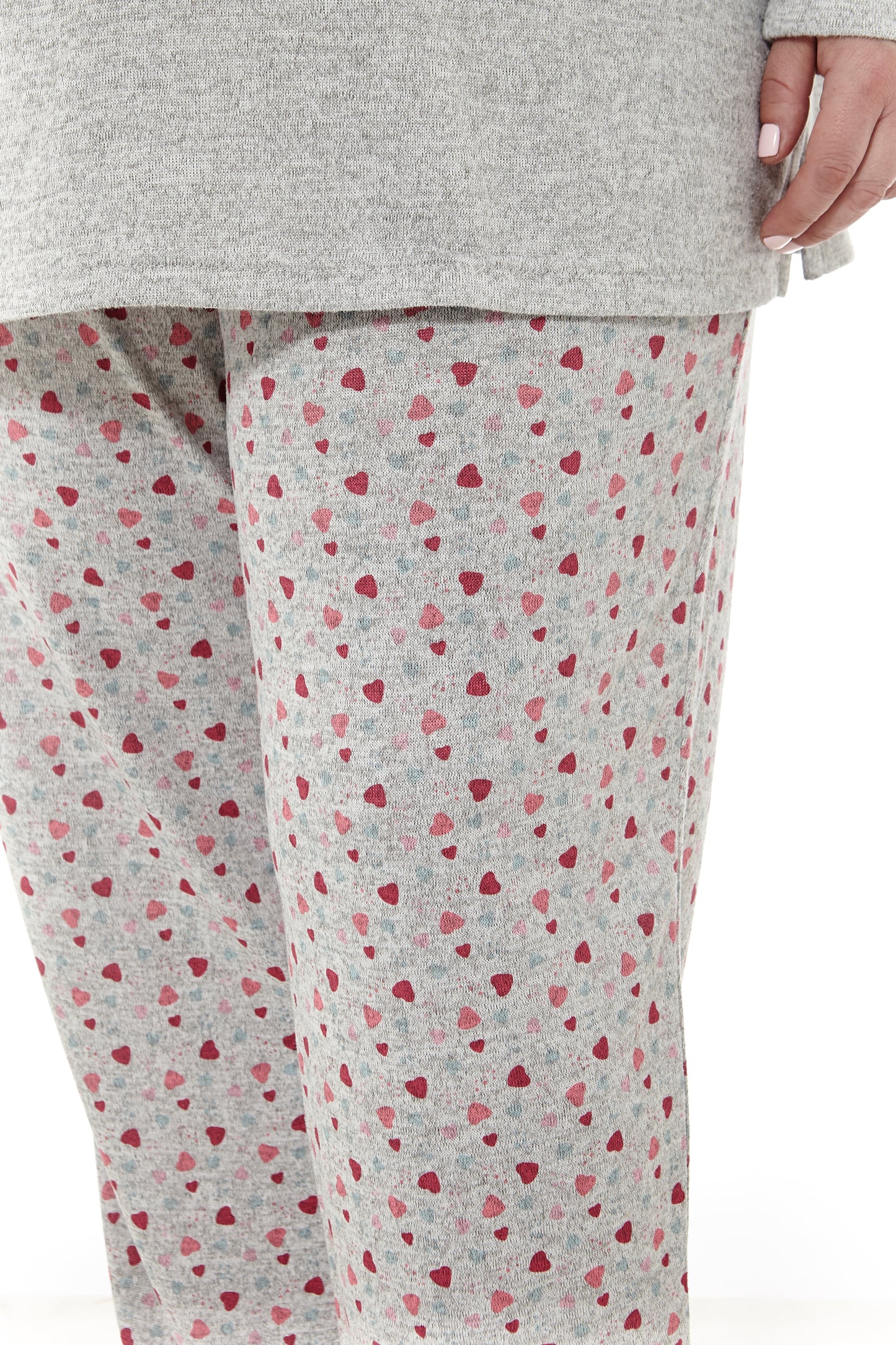 Pijama de Invierno Gris con Corazones